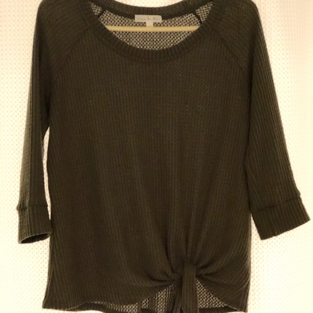 Nine Britton size small top